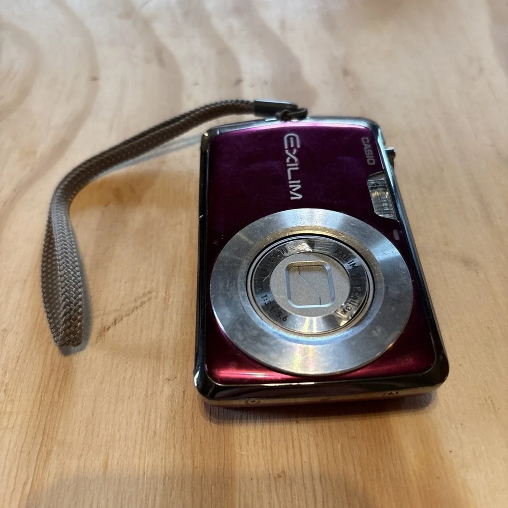 Casio Exilim EX-S5 10.1MP Compact Digital Camera - Pink - Parts Or Repair Only